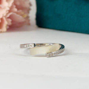 Ethereal White Mother-of-Pearl Silver Ring